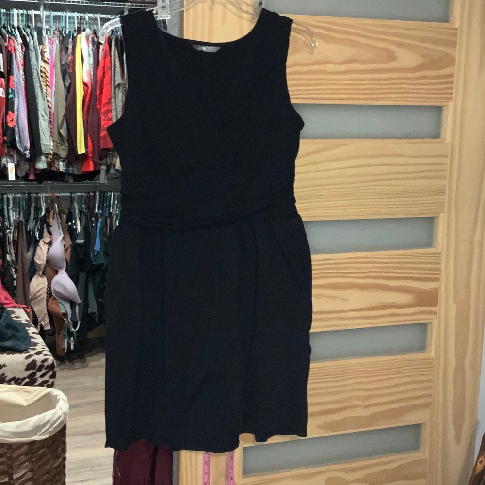 Elegant Black Sleeveless Dress
